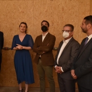 Governador e autoridades durante visita à nova linha de tiro