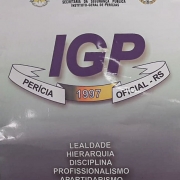 Antigo banner do IGP, com os dizeres "Lealdade, hierarquia, disciplina, profissionalismo, apartidarismo"