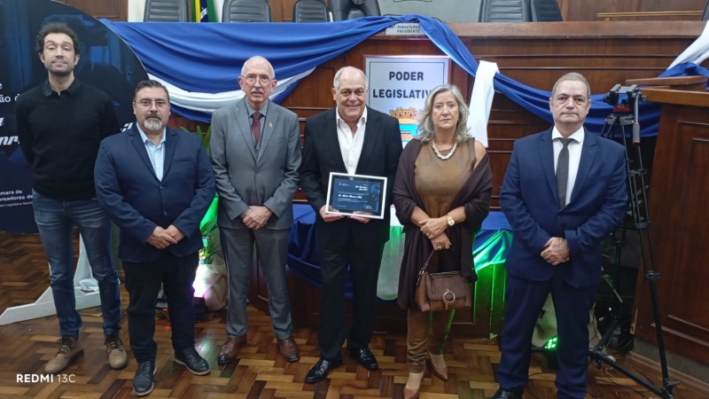 A foto mostra homenagem 